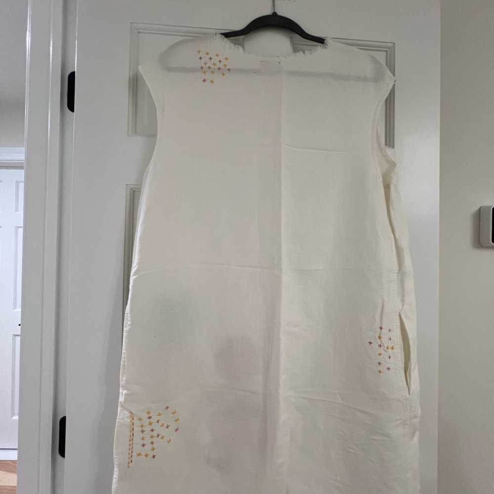 Holding Horses White Top with Embroidered Details Anthropologie size l